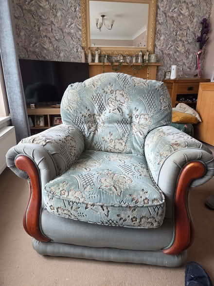 Photo of free 2off Lounge easy chairs (KGH area NN16) #1