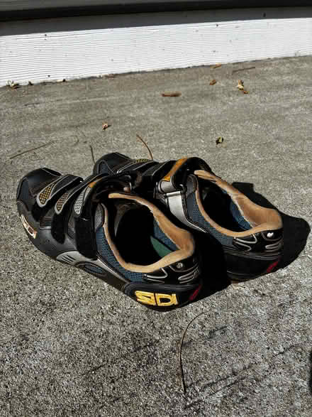 Photo of free Bike shoes (Beacon, NY) #1