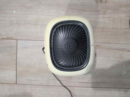 Photo of free dehumidifier (Kingsway DE22) #1