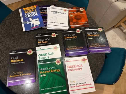 Photo of free GCSE and A Level revision books (North Tonbridge TN10) #1
