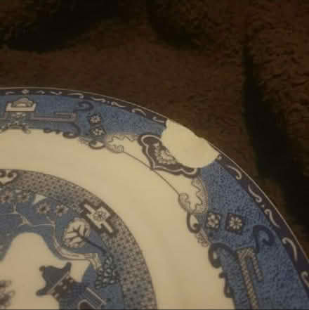 Photo of free Blue and white Willow pattern plate - Chipped (Central IP1) #2