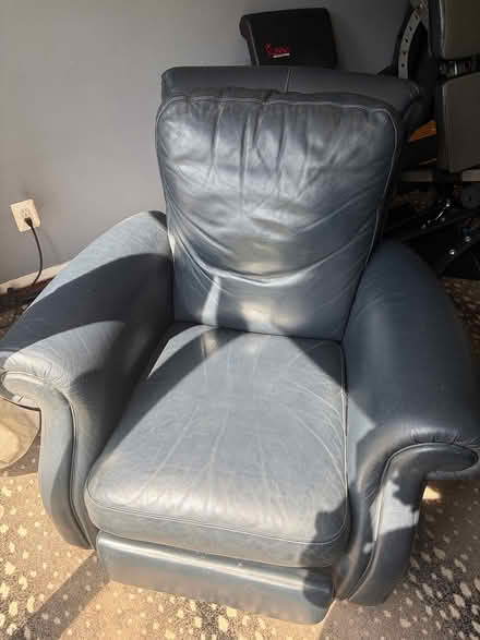 Photo of free Leather Pushback Recliner (Floral Park, NY) #1