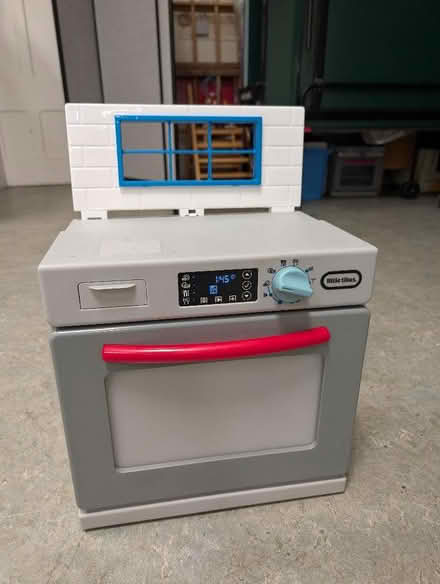 Photo of free Little tikes play oven (Balsall Heath B12) #1