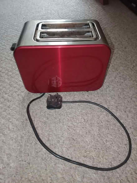 Photo of free Red Toaster - Two Slice (California IP4) #1