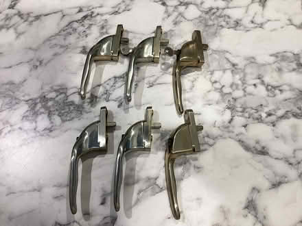 Photo of free UPVC Window Handles (6) With 2 Keys (Farlington PO6) #1