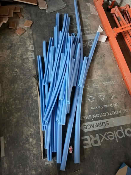 Photo of free About 30 pieces of edge protector (Sutton SM2) #1