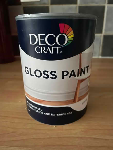 Photo of free White gloss paint (Wilstead MK45) #1