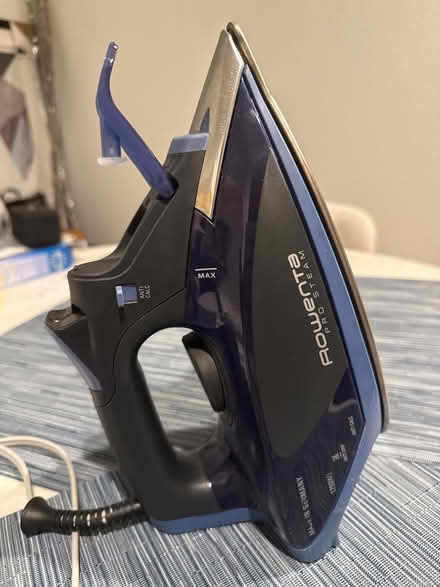 Photo of free Rowena iron (San Antonio shopping center) #1