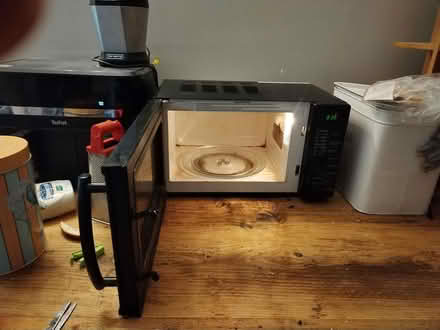 Photo of free Microwave oven (S9 Wincobank) #2