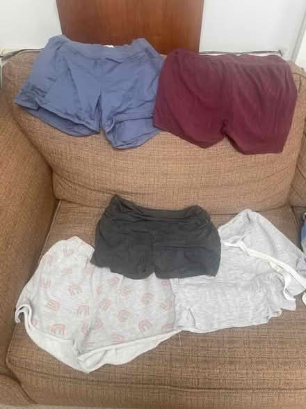 Photo of free Shorts (XS) (Ball Square) #1