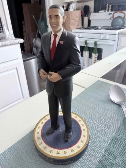 Photo of free Barack Obama Statue (Tricia Meadows Mt Laurel) #1