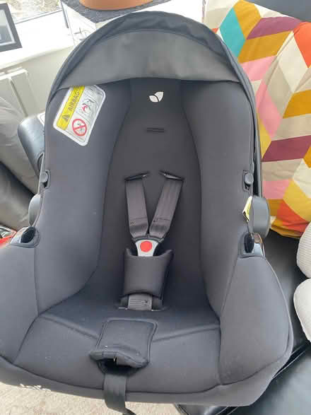 Photo of free Child car seat & isofix (Thankerton ML1) #1