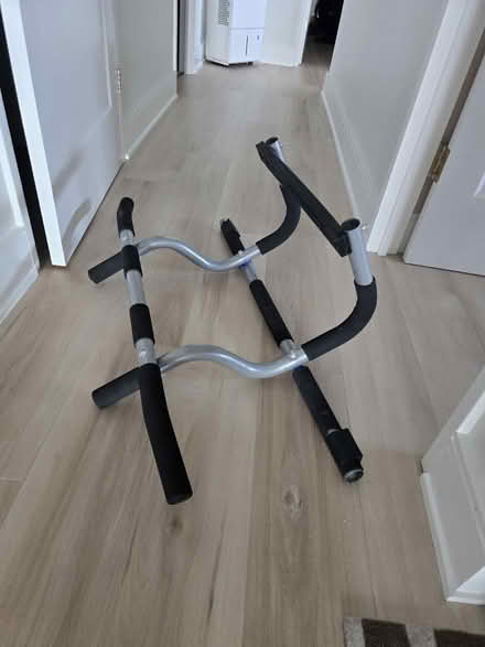 Photo of free Chin up bar (Britannia) #2