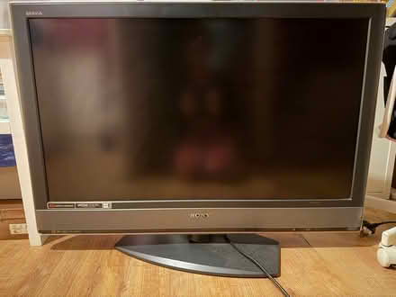 Photo of free Sony Bravia 40-inch Full HD TV with remote (Pimlico SW1V) #1