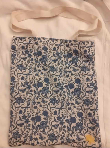 Photo of free Tote bag blue white (Birmingham City Centre B1) #1