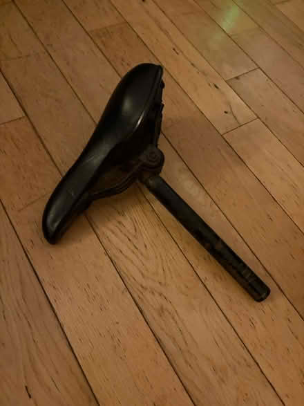 Photo of free Bike seat (Dennistoun G31) #1