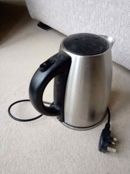 Photo of free Electric kettle (Walstead RH16) #1