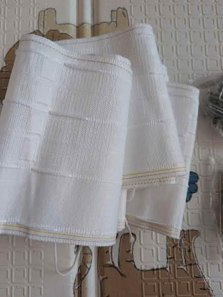 Photo of free 6" pinch pleat tape and hooks (South Croydon CR2) #3