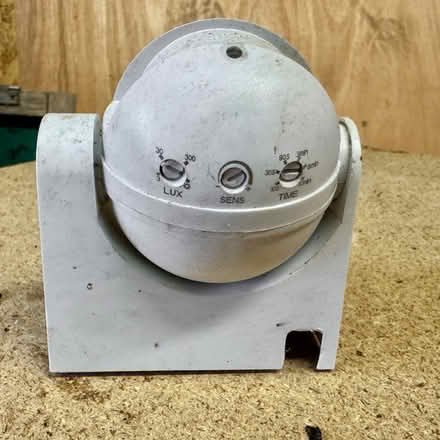Photo of free PIR Passive Infrared outside detector light (Baden Hill GL12) #1