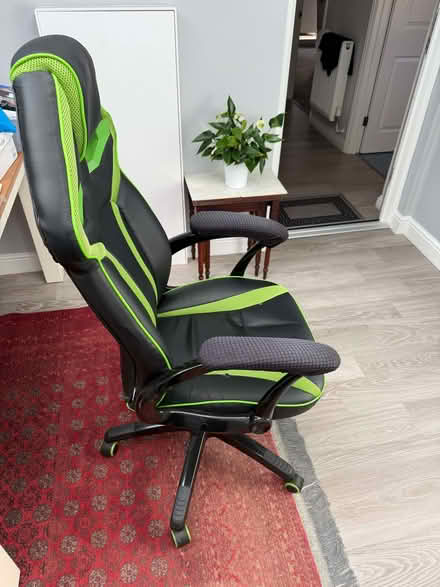 Photo of free gaming / office chair black leatherette with lime green trim (Whaddon GL52) #3