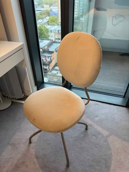 Photo of free Desk, chair, mirror and lamp (N4 3FT) #3