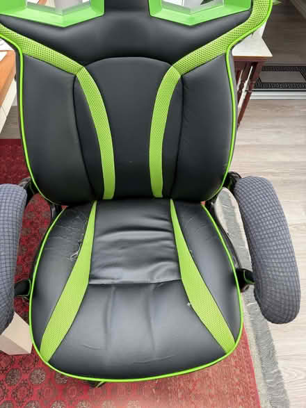 Photo of free gaming / office chair black leatherette with lime green trim (Whaddon GL52) #4