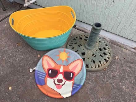 Photo of free Play tubs and frisbee (Sunnyvale (Wolfe)) #1