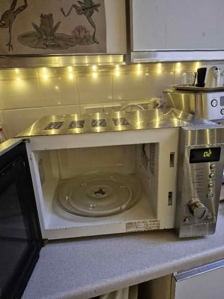 Photo of free 800W Hinari E Microwave (Polegate BN26) #2