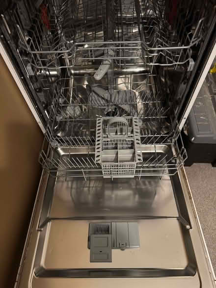 Photo of free Hotpoint Dishwasher – Fully Working – Cheltenham (Tivoli GL50) #2
