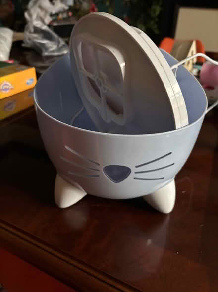Photo of free Cat fountain, game, puzzle. Selfie stick (Cambusbarron FK7) #4