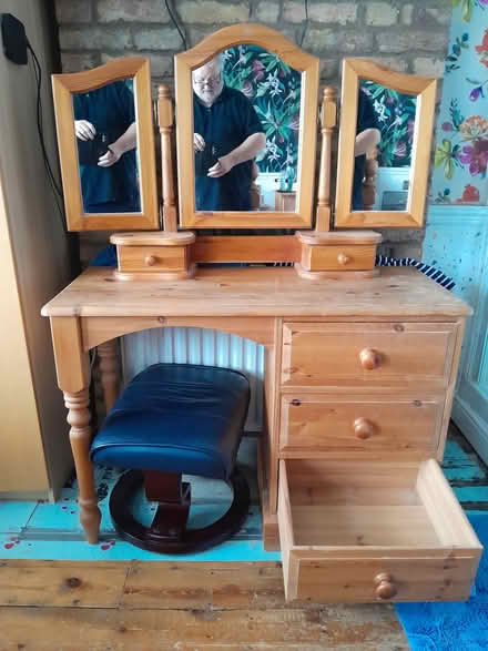 Photo of free Dressing table with mirror (Feltham TW14) #1