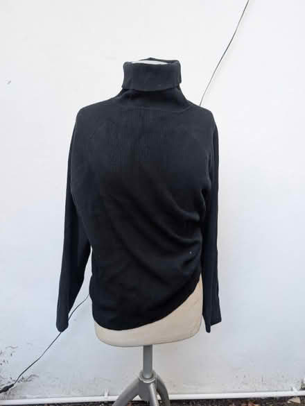 Photo of free M&s jumper (Tufnell N7) #1
