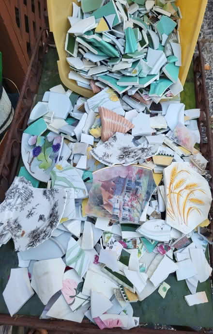 Photo of free China & Ceramic Shards for Mosaics (Downers Grove (south side)) #1
