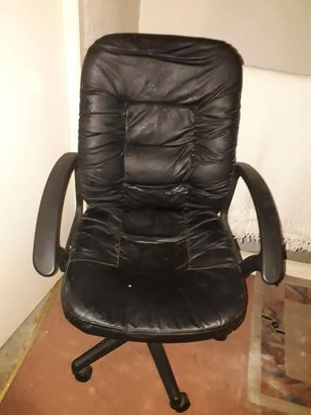Photo of free Black swivel chair BL2 (Breightmet BL2) #1