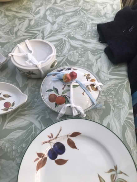 Photo of free royal worcester set (Somerset .) #1