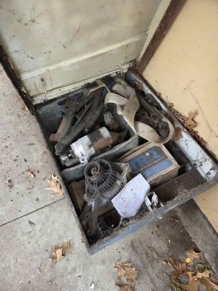 Photo of free Truck bed toolbox (Oak Park) #1