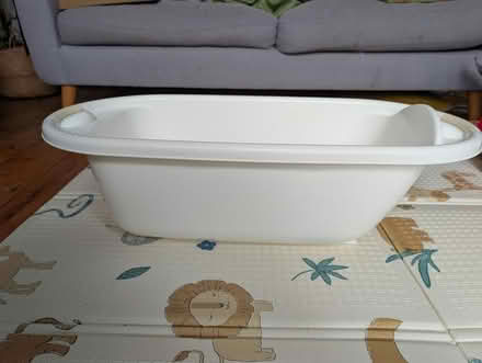 Photo of free Baby bath (South Croydon CR2) #1