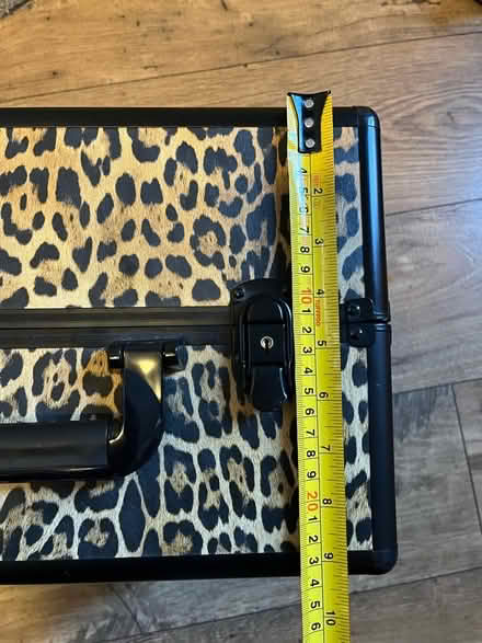 Photo of free Vanity case with small mirror and keys to lock (North Camp GU14) #4