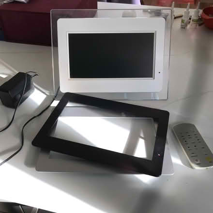 Photo of free Digital photoframe (Carlisle CA2) #1