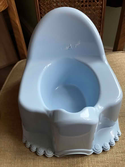 Photo of free Child toilet training Potty. (California IP4) #1