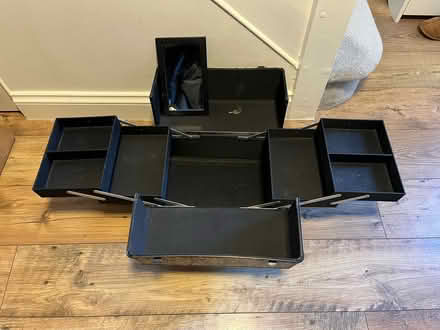 Photo of free Vanity case with small mirror and keys to lock (North Camp GU14) #3