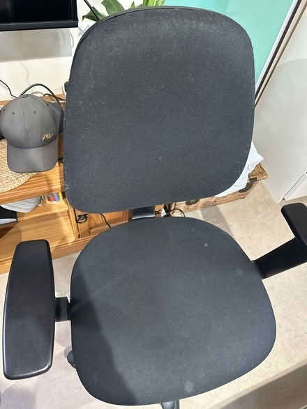 Photo of free Computer chair (Se25) #2
