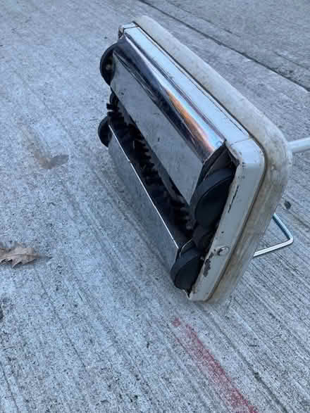 Photo of free retro carpet sweeper (Tunney's Pasture) #2