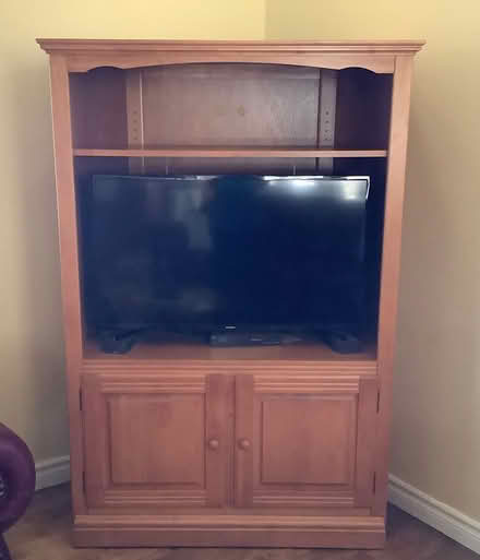 Photo of free Roxton Maple Corner TV Cabinet (L’Orignal) #1