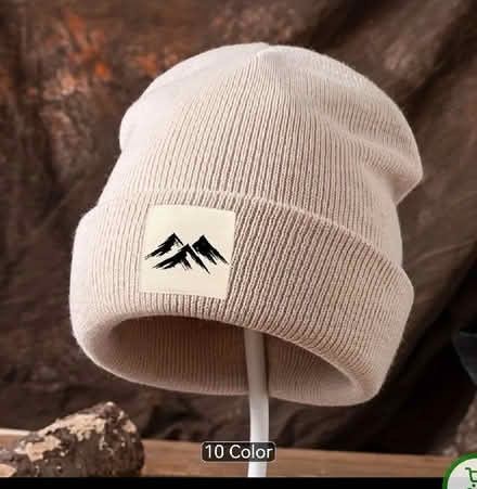 Photo of Hat for 25ish male student (Highfields LE1) #1