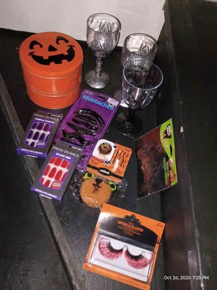 Photo of free Updated: Halloween Items (Westmont) #1