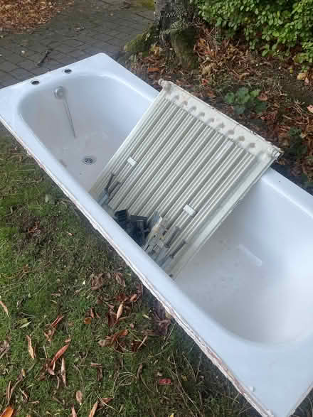 Photo of free Twyford tin / metal bath (Harrogate HG1) #2