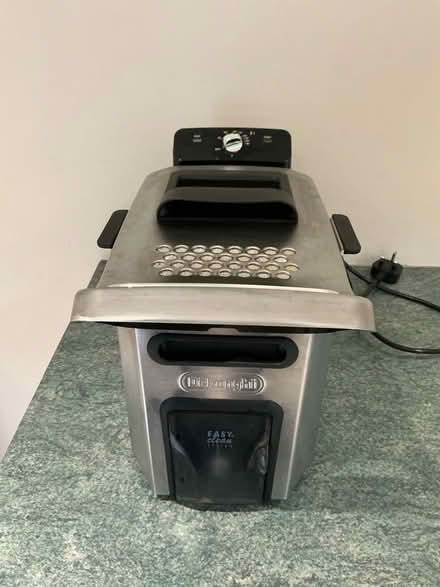 Photo of free Delonghi Deep Fryer (Dallington NN5) #1