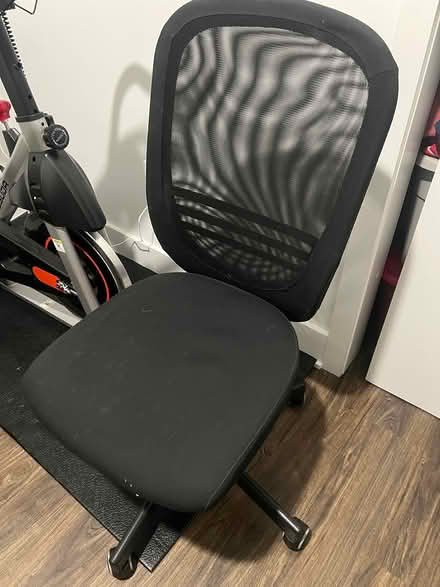 Photo of free Computer chair (West Mt Airy) #1
