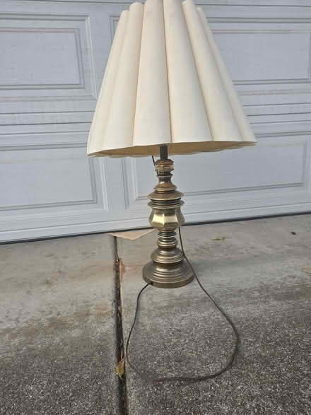 Photo of free table lamp (Newark) #1